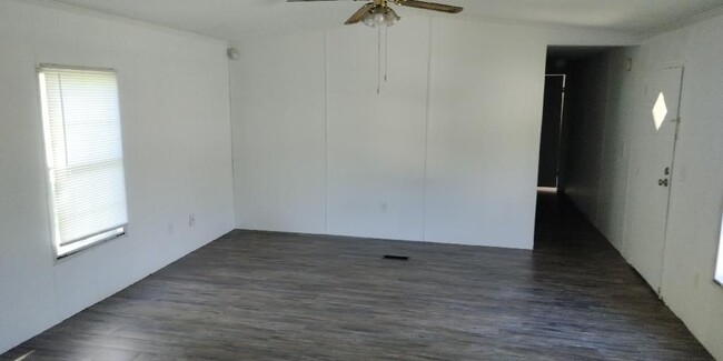 Building Photo - 6111 Nueces Park Road