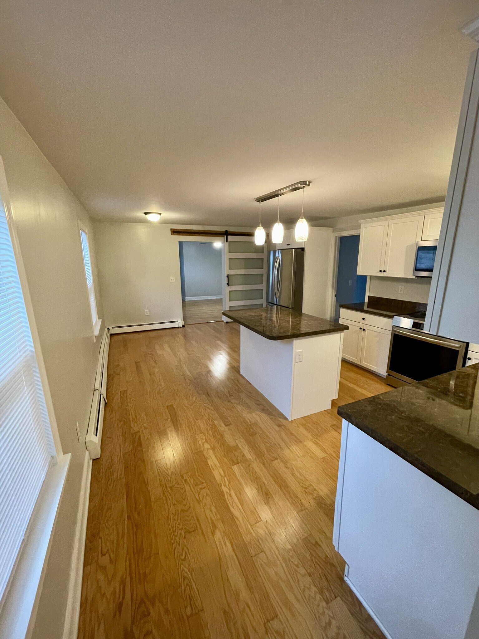 Building Photo - 104 Elm St