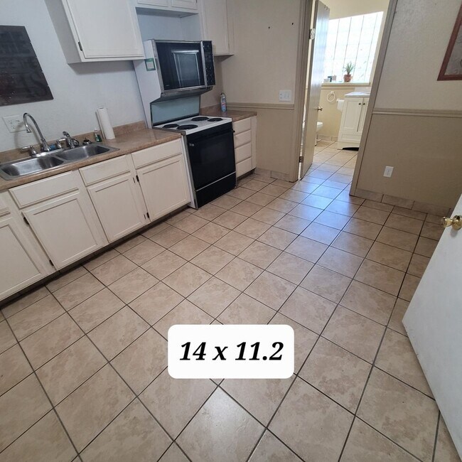 Building Photo - Apartment for rent