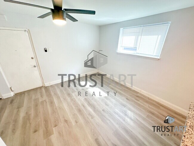 Building Photo - 9712 Bustleton Ave