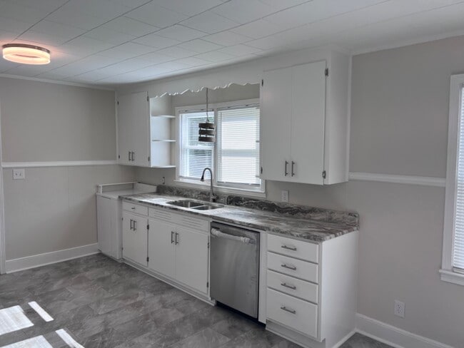 Building Photo - 486 Hope St