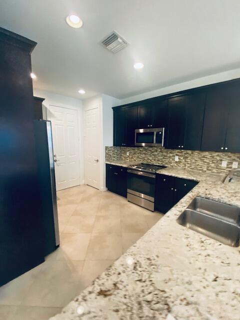 Building Photo - 4527 Cadiz Cir
