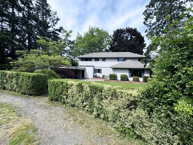 Building Photo - 1470 Anderson Ln