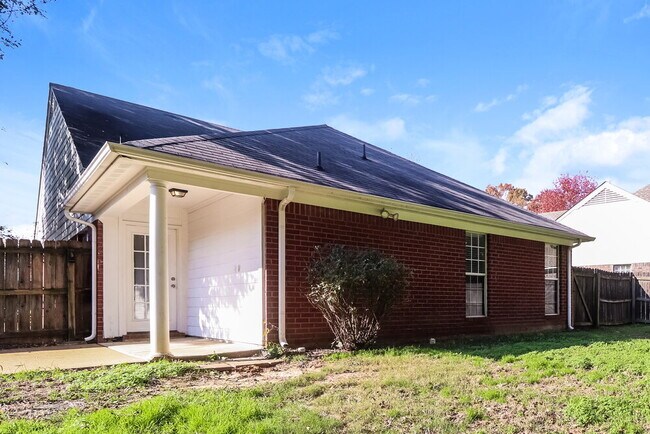 Building Photo - 7366 Pecan Meadow Dr E