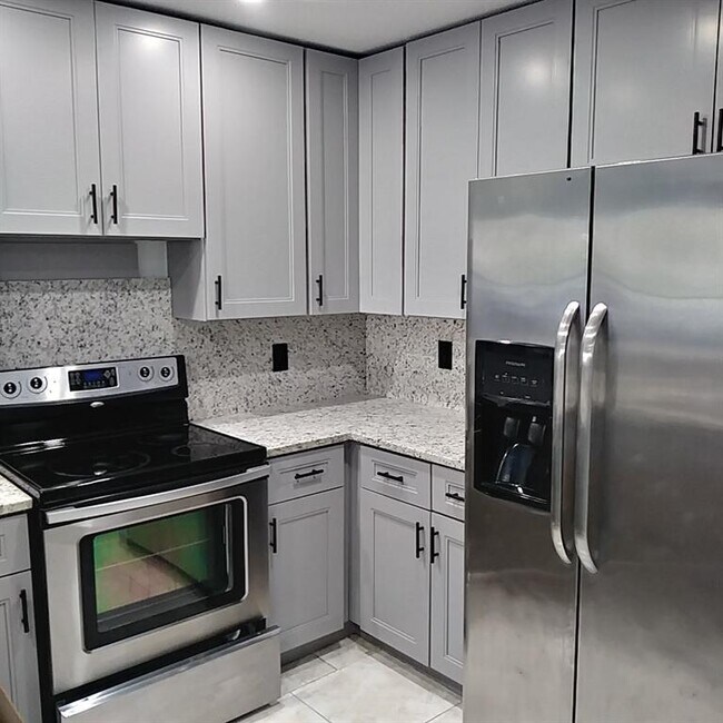 Building Photo - 5362 SW 125th Ave