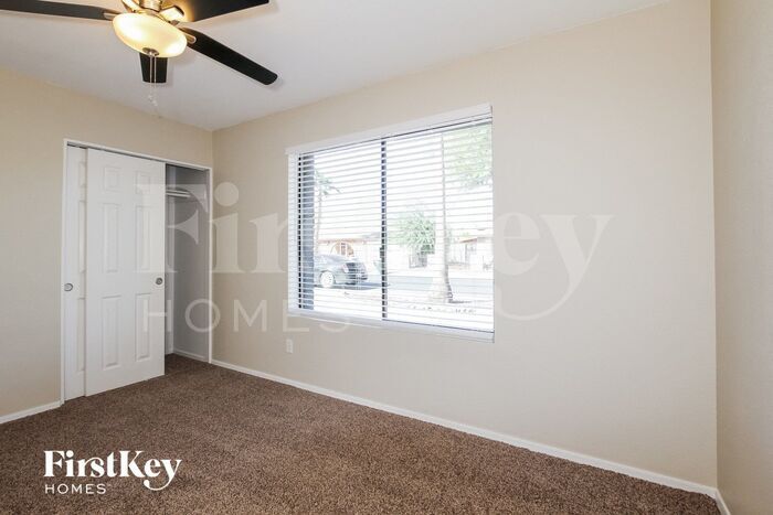 Building Photo - 2733 W Villa Rita Dr