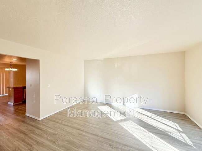 Building Photo - 16524 NE 19th St