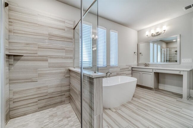 Building Photo - 19500 Summit Glory Trl