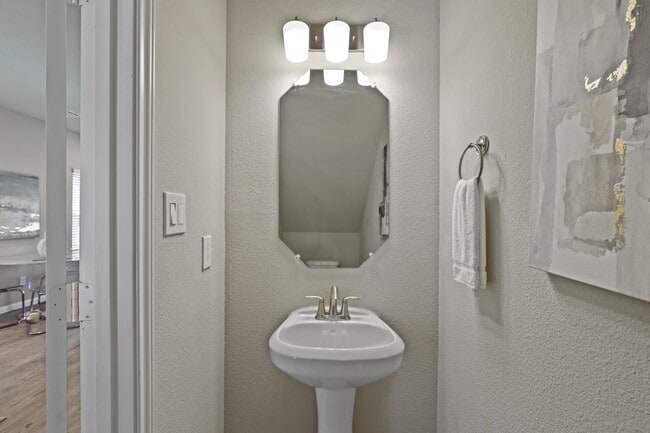 Building Photo - 13507 Axel Ln