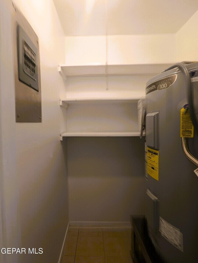 Building Photo - 5804 Pickerel Dr