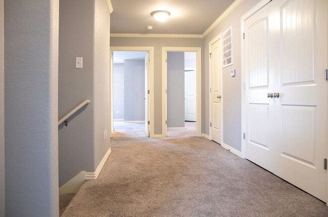 Building Photo - FREE 55" TV or 28" BLACKSTONE WITH SIGNED LEASE!! 4B/4.5B - AUG 8 MOVE-IN!