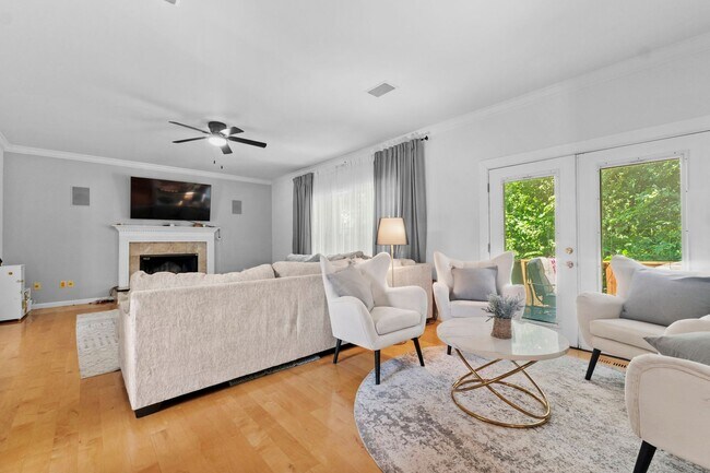 Building Photo - 16611 Highland Summit Dr