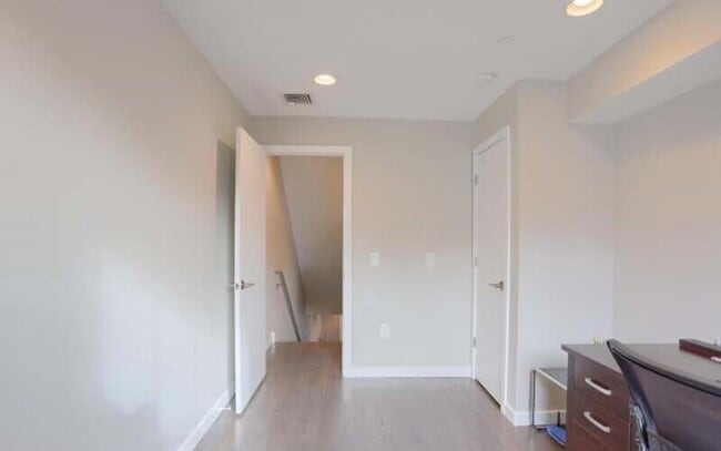 Building Photo - 114 Quarry St