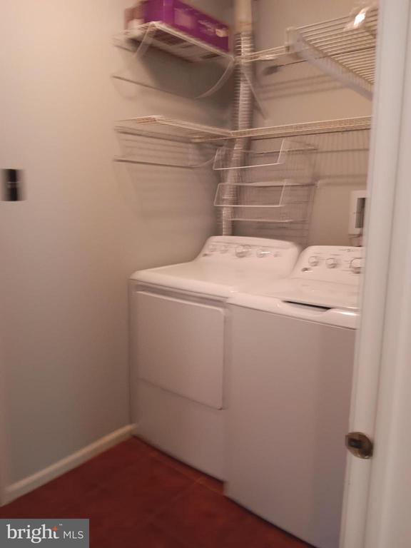 Building Photo - 27 Kanon Ct