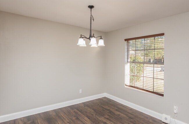 Building Photo - 8238 Li Fair Dr