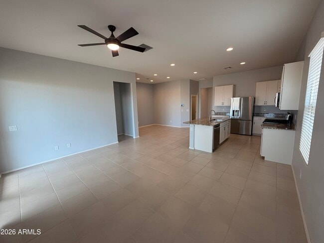 Building Photo - 15628 W Smoketree Dr