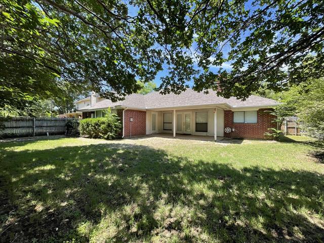 Building Photo - 6109 Kingswood Dr