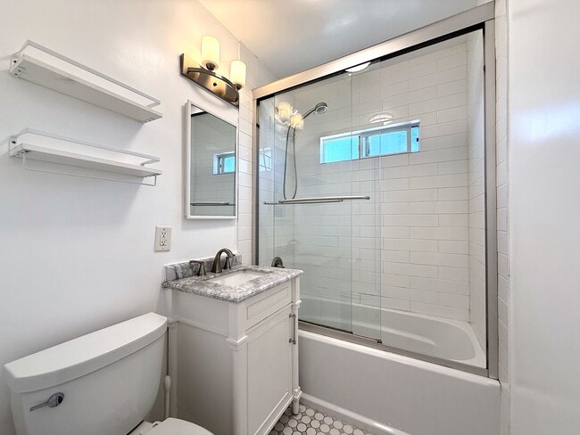 Bathroom - 1936 S Rimpau Blvd