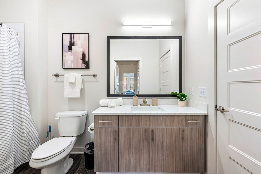 Building Photo - 2048 Bolton Dr NW