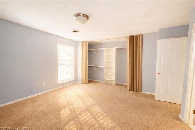 Building Photo - 3229 S 60th St