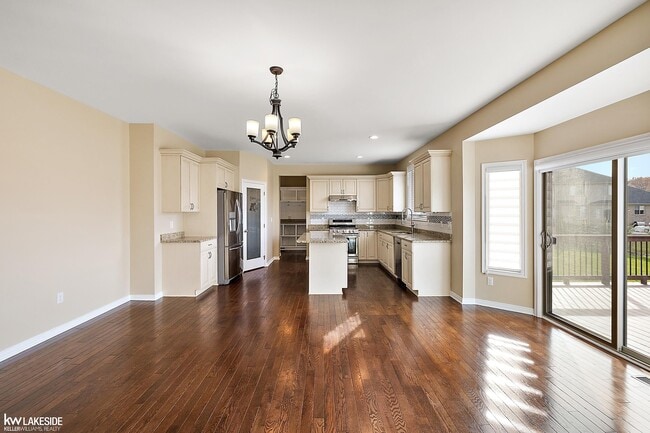 Building Photo - 46267 Terrace Dr