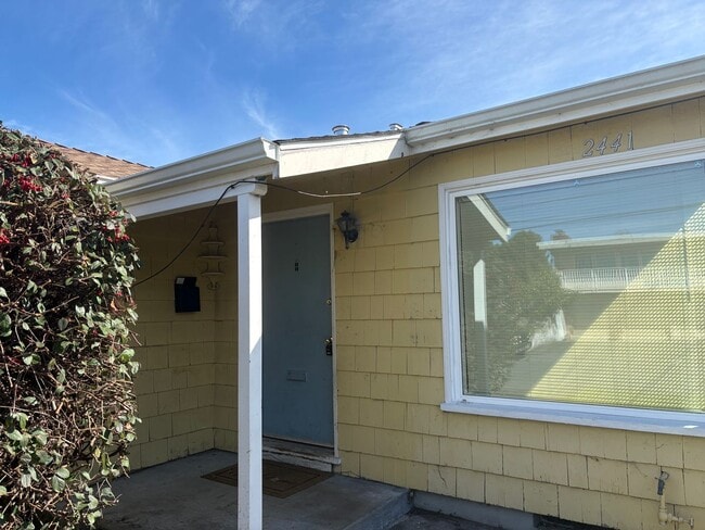 Building Photo - 3 Bed 1 Bath