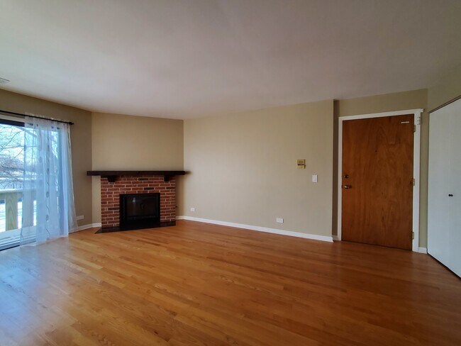 Building Photo - 733 Plum Tree Ct