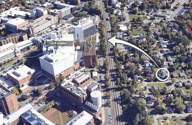 Building Photo - 1023 King St