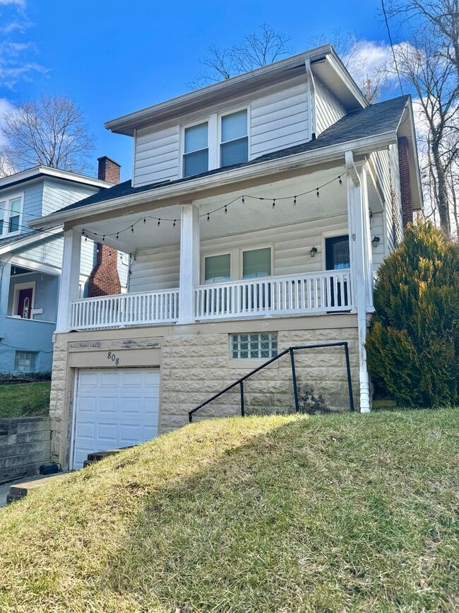 Building Photo - Single Family On Mt Lookout Square