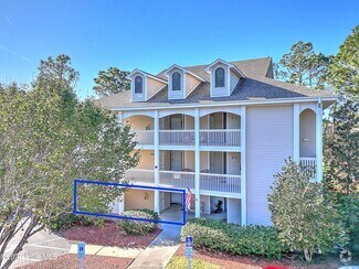 Building Photo - 3350 Club Villas Dr