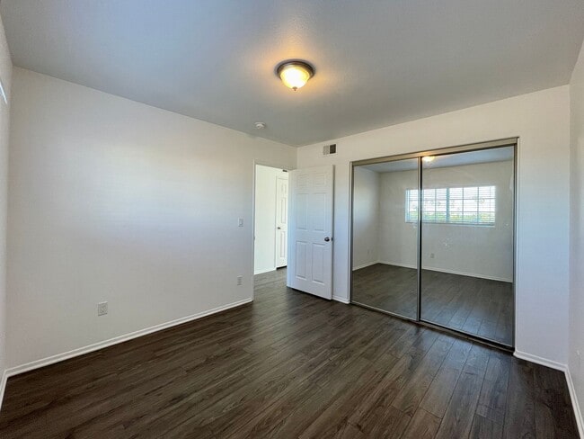 Building Photo - Spacious 4 Bed 3 Bath available in San Pedro!