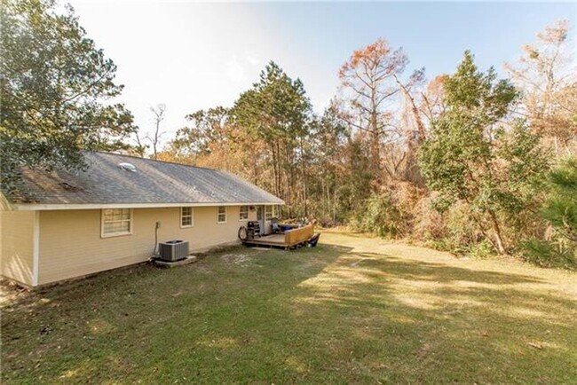 Building Photo - AVAILABLE NOW! *PET FRIENDLY*