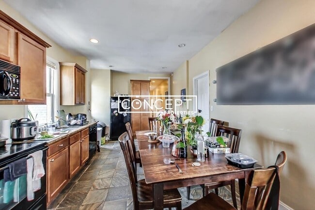 Building Photo - 47-A Hillside St. Unit 1