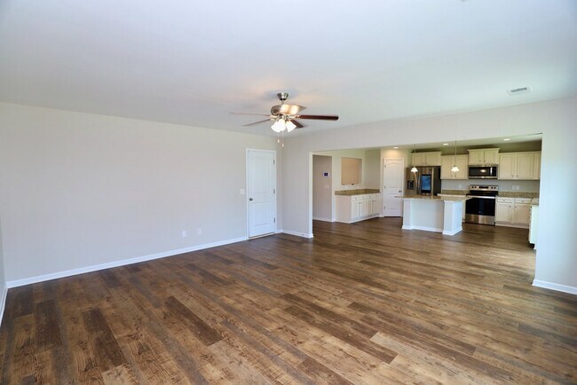 Building Photo - 3680 Moseley Dr