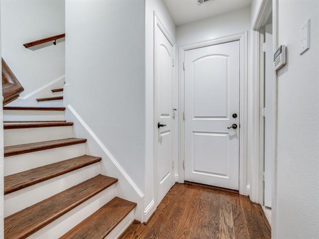 Building Photo - 3421 Normandy Ave