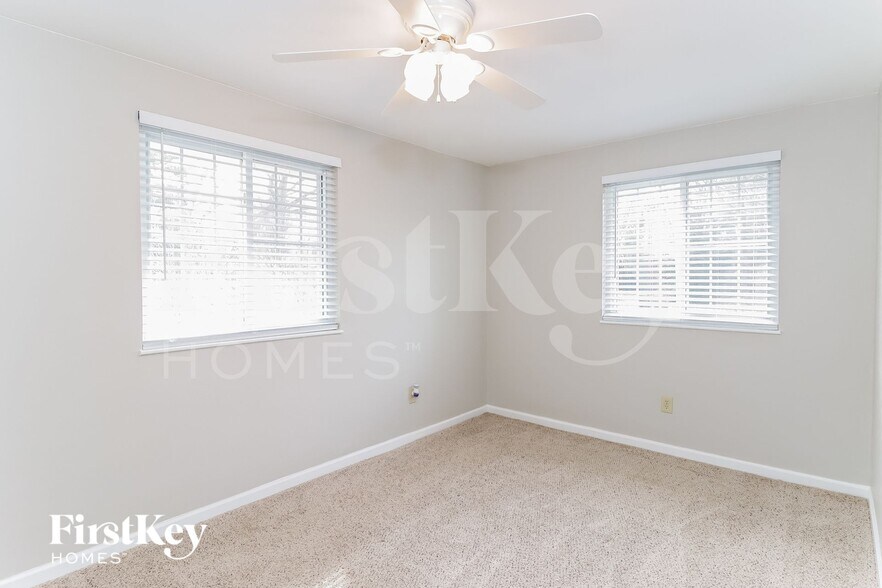 Building Photo - 618 Neptune Way