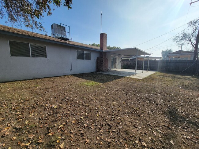 Building Photo - Cozy Southwest Visalia home off of Demaree...