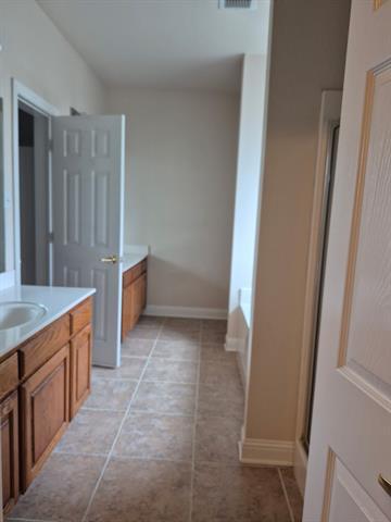 Building Photo - 7205 Hogan Dr