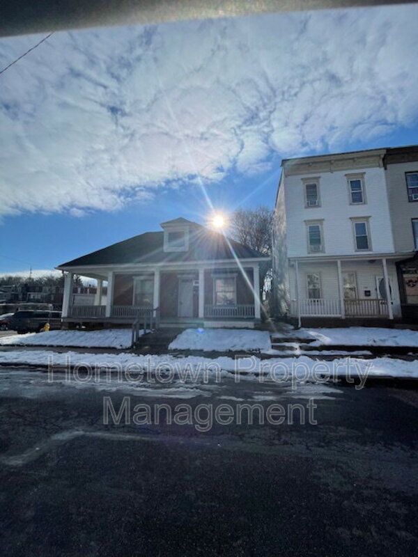 Building Photo - 1851 North St