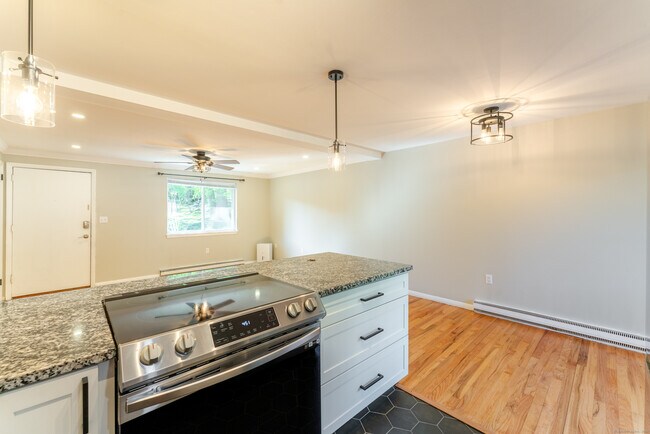 Building Photo - 1538 CT-12