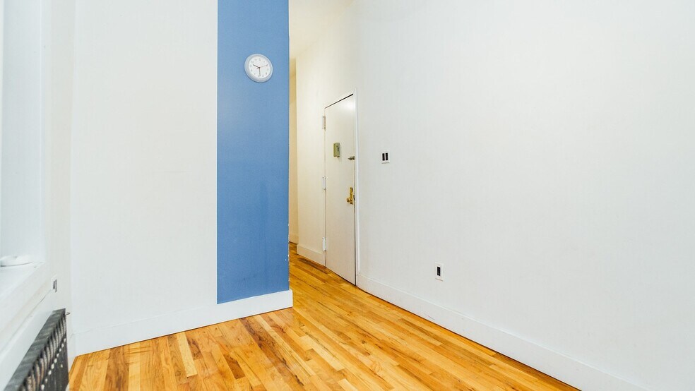 Building Photo - 1154 Gates Ave