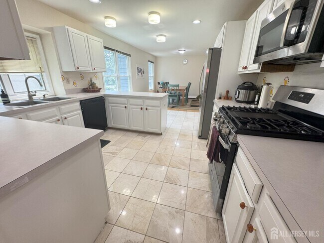 Building Photo - 36 Lavender Dr