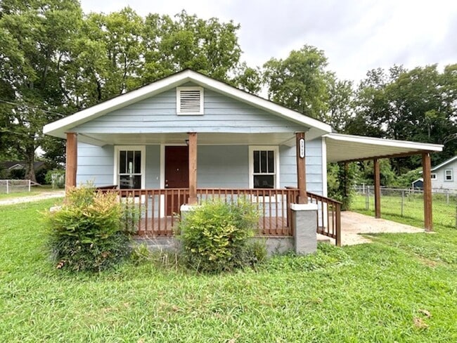 Primary Photo - Charming 2 Bedroom Home in North Huntsvill...