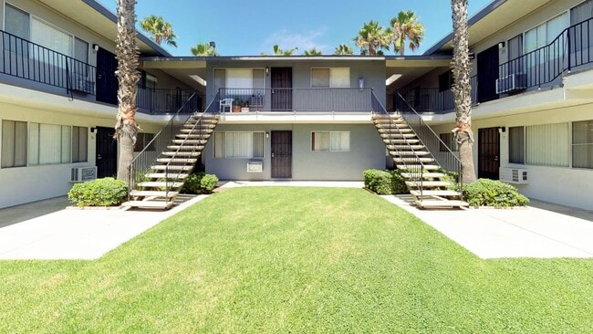 Building Photo - Palms of La Mesa