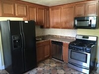 Building Photo - 42 Henrietta- updated 2 bedroom 1 bath - c...