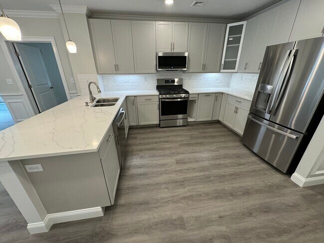 Building Photo - 320 Middlesex Ave