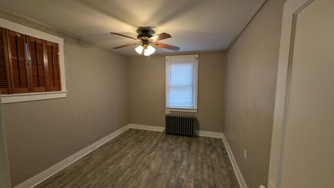 Building Photo - 3863 Brighton Rd