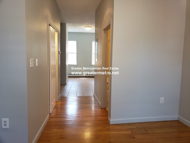 Building Photo - 40 N Bennet St
