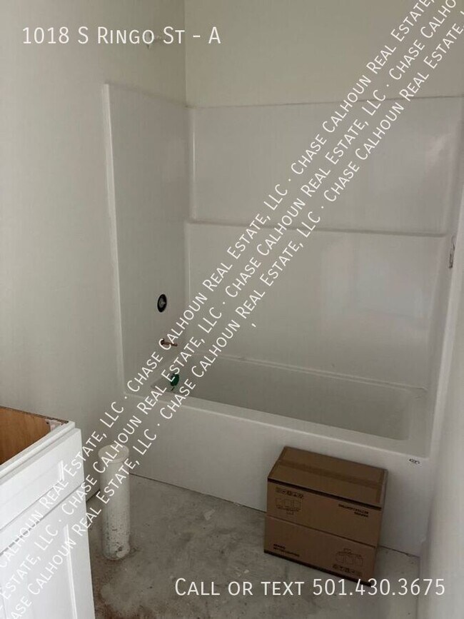 Building Photo - 1018 S Ringo St