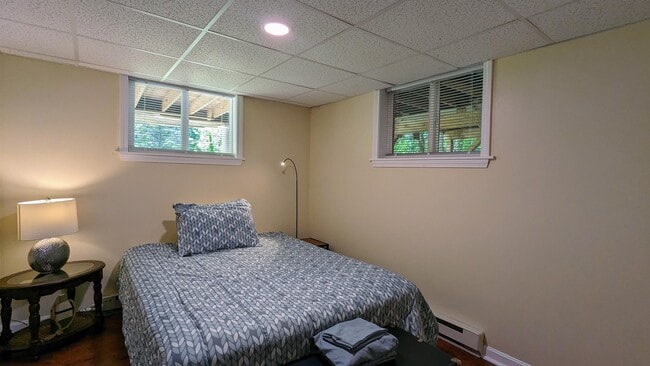 Building Photo - 52 Crestview Dr